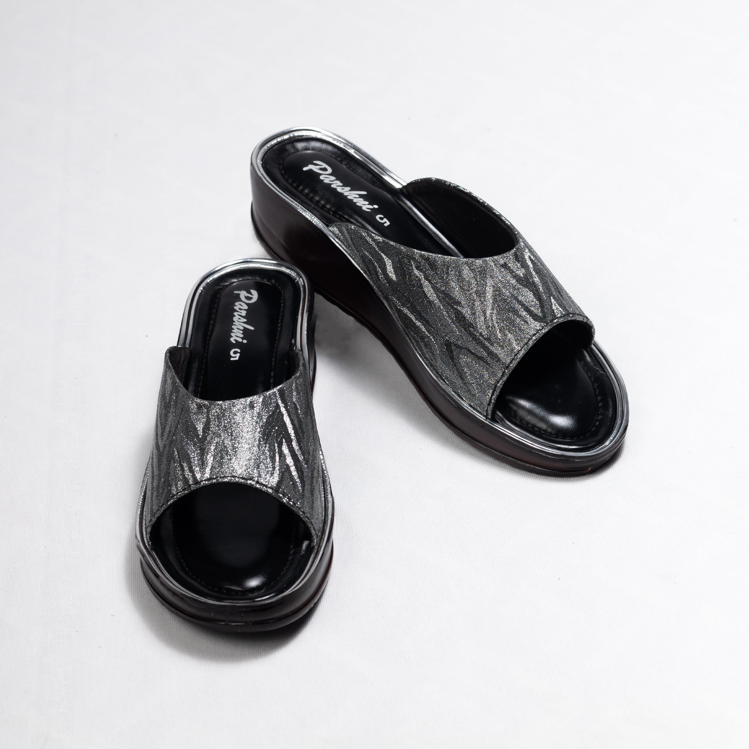 Parshni Women Silver Texture Open Toe Wedges for Party Use