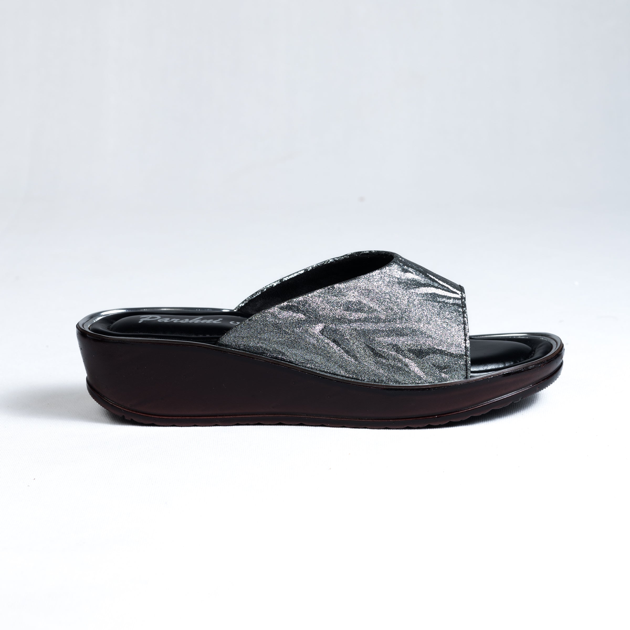 Parshni Women Silver Texture Open Toe Wedges for Party Use