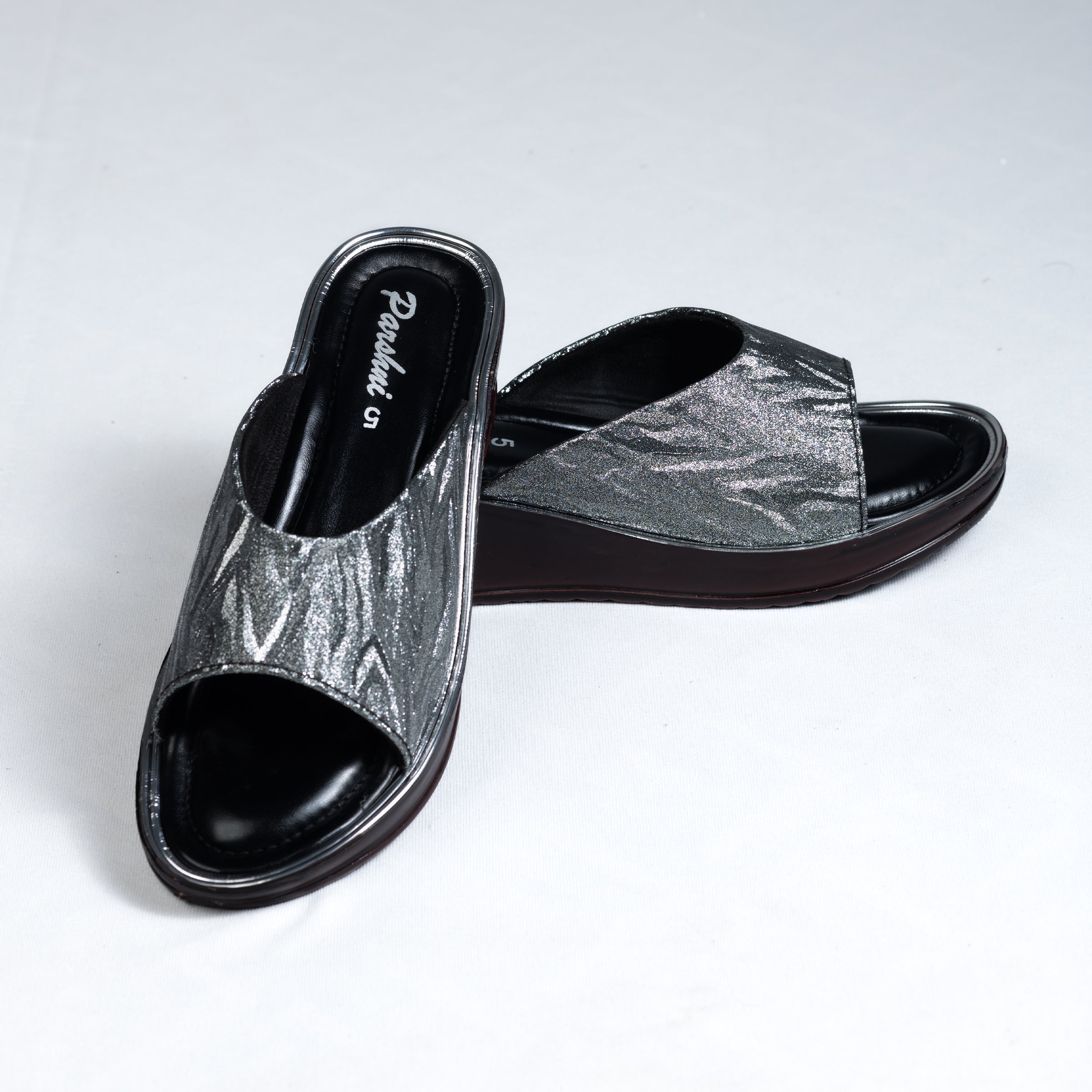 Parshni Women Silver Texture Open Toe Wedges for Party Use