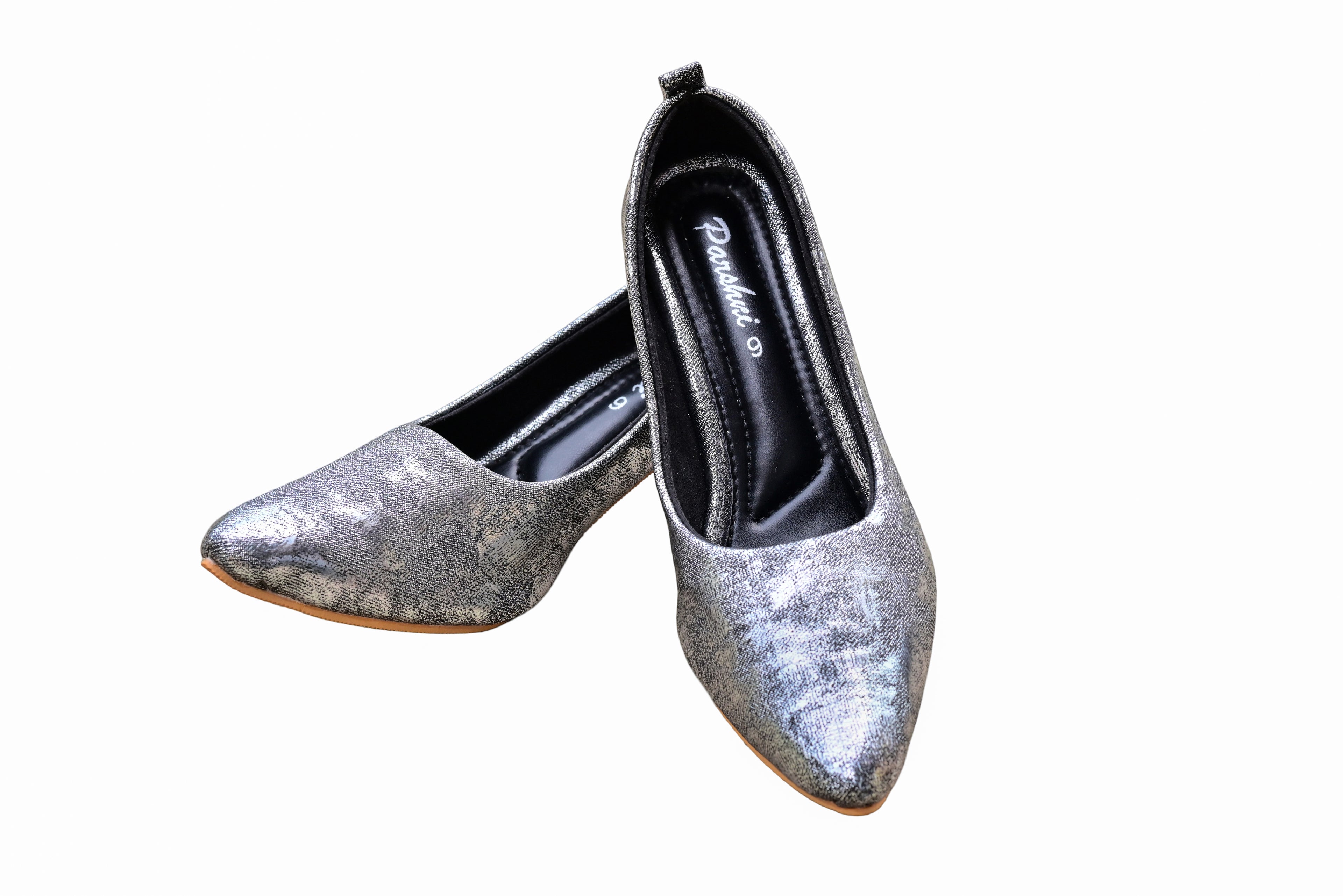 Parshni Women PU Work Black Texture Pointed Toe Stiletto
