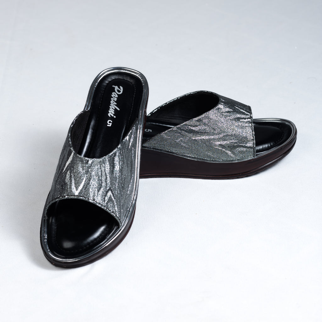Parshni Women Silver Texture Open Toe Wedges for Party Use
